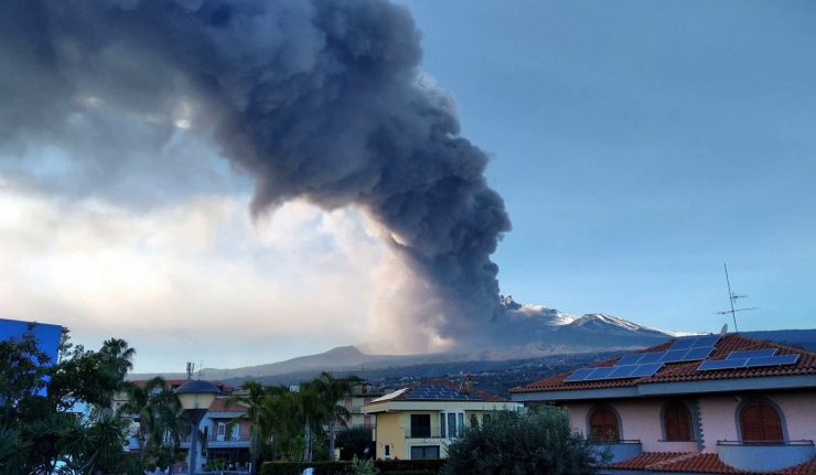 Luftraum über Catania seit 18 Uhr für den Flugverkehr wegen Ausbruch des Ätna gesperrt